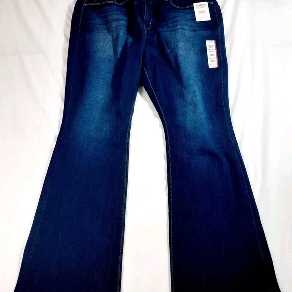 Levi Strauss Signature Jeans Women's 18M W34 L32 Mid-Rise Bootcut Dark Wash - Picture 3 of 12